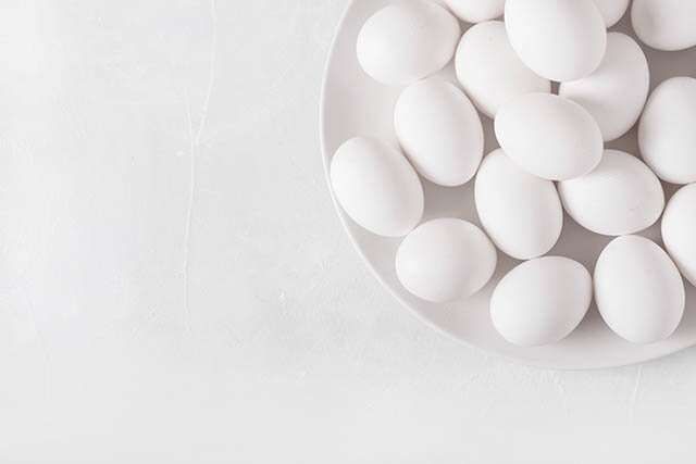 खिंचाव के निशान का इलाज करने के लिए अंडे का सफेद भाग