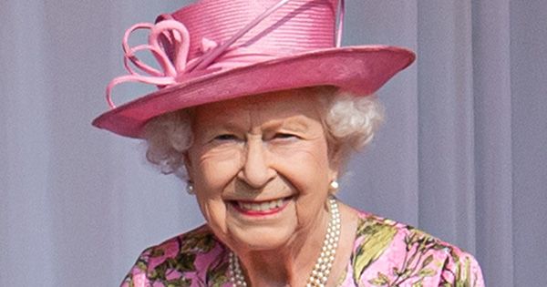 Νέο Corgi Alert! Η βασίλισσα Ελισάβετ μόλις πρόσθεσε ένα τετράποδο μέλος στη βασιλική οικογένεια