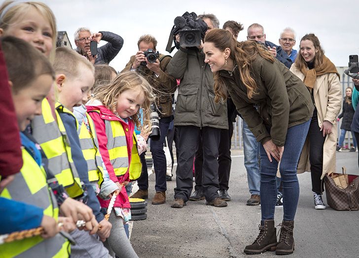 Mișcarea lui Kate Middleton pentru a fi părinți a salvat ziua în timpul ieșirii regale 