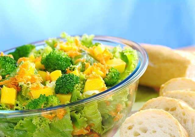 Anti Aging Foods جھڙوڪ گاجر-Broccoli-Mango Salad
