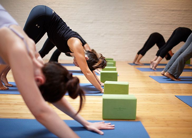 Ko te Studio Yoga Pai i roto i te 8 NYC Neighborhoods